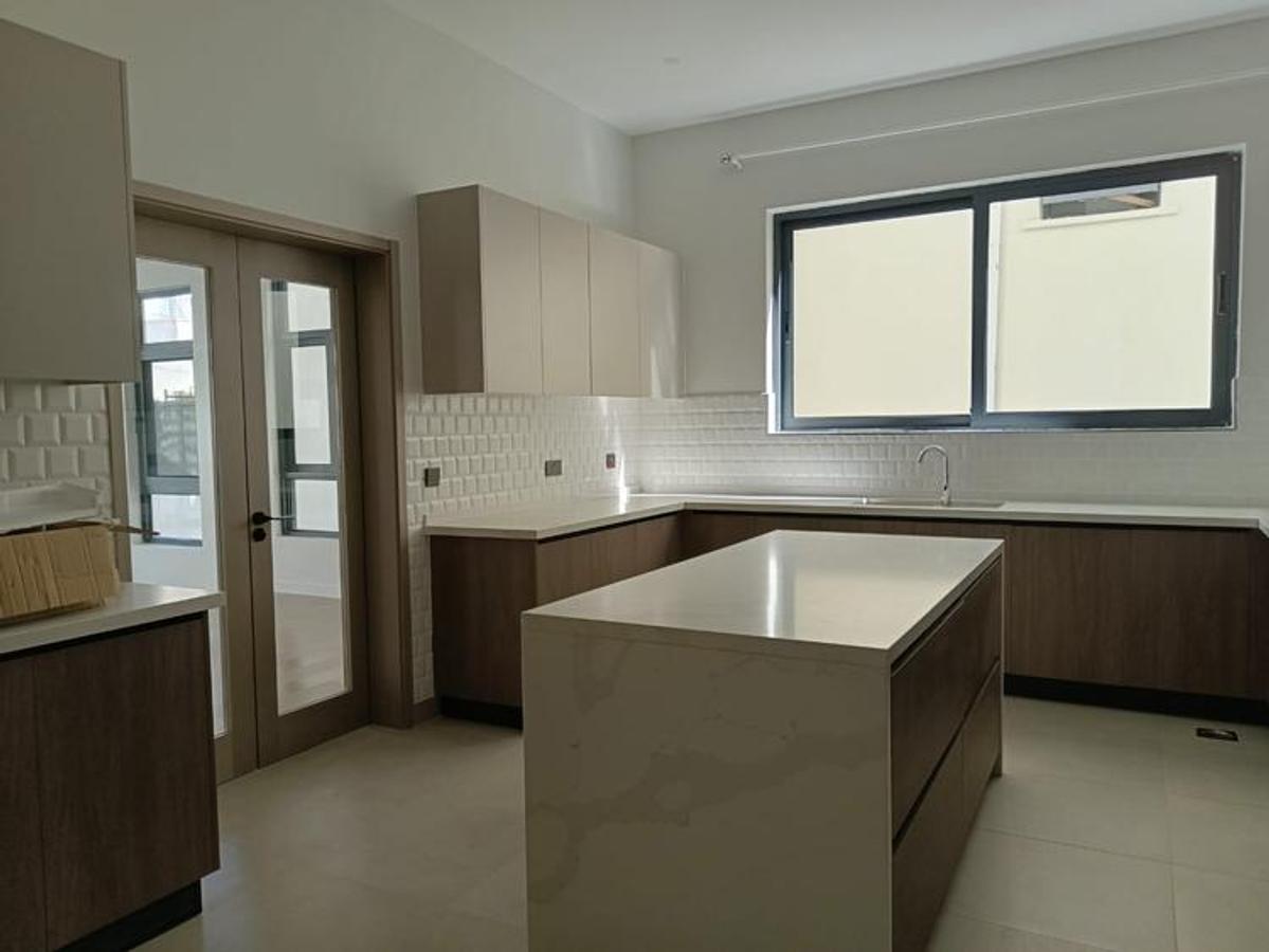 3 Bed Apartment with En Suite at Westlands - 12