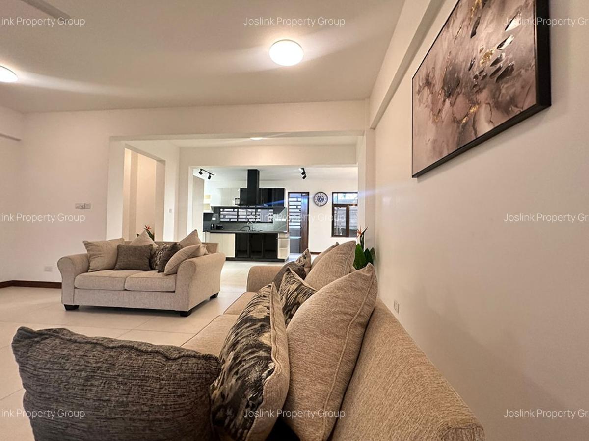 Serviced 3 Bed Apartment with En Suite in Nyali Area - 4