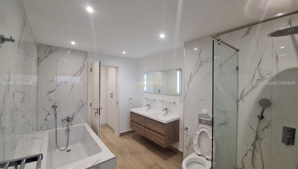 4 Bed Apartment with En Suite in Riverside - 13