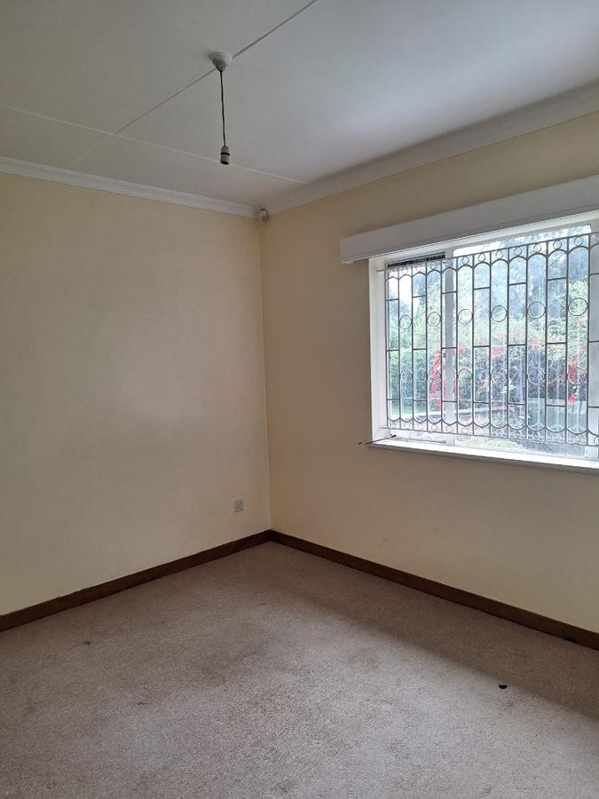 Commercial Property with Parking in Lavington - 15