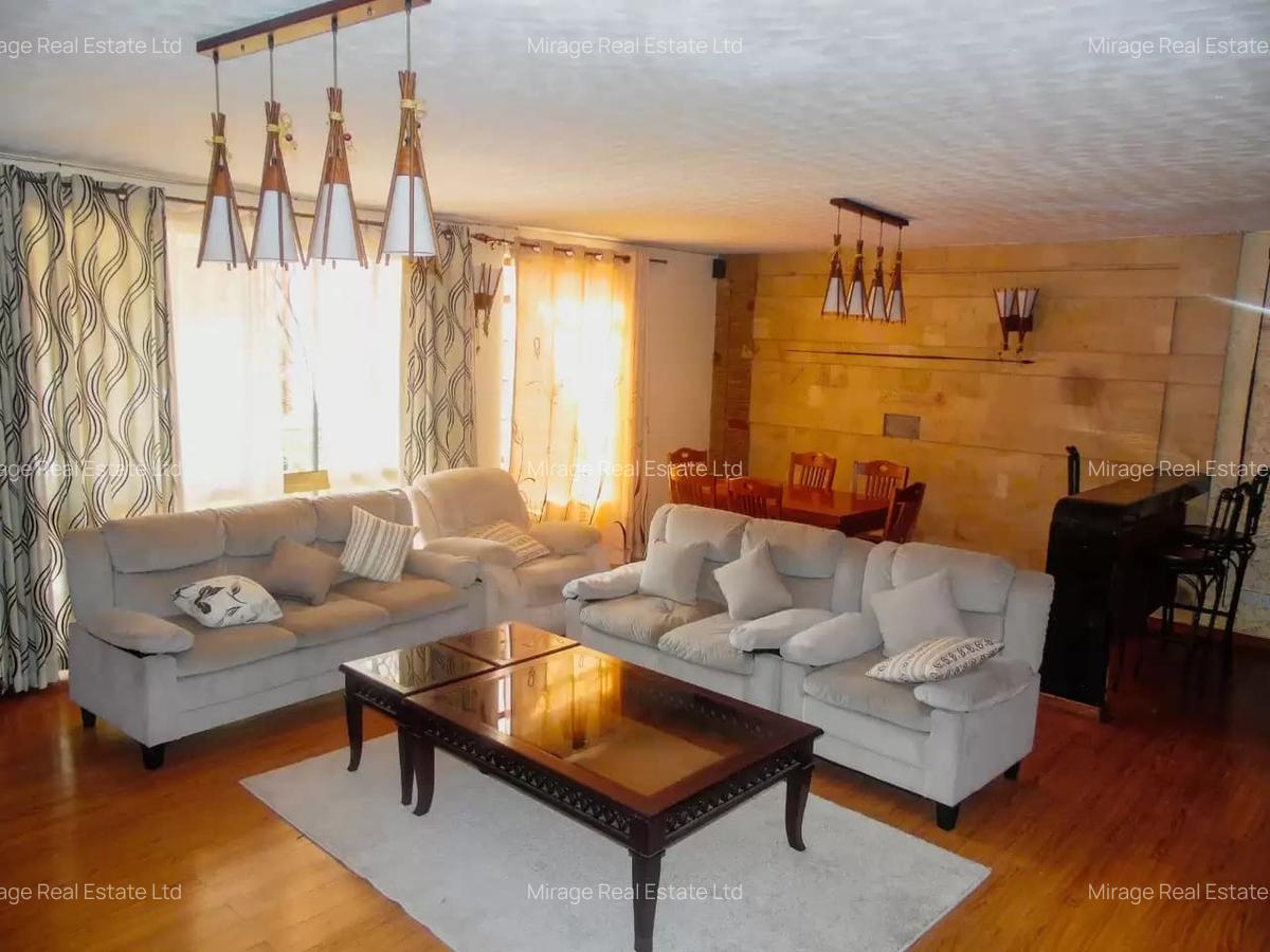 3 Bed Apartment with Swimming Pool in Riverside - 11