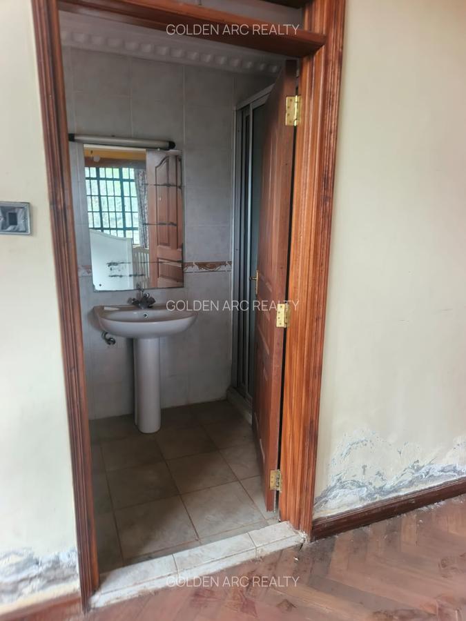 5 Bed Townhouse with En Suite in Karen - 16