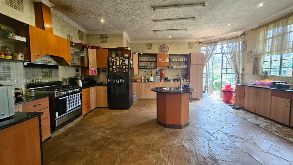 4 Bed House with En Suite in Karen - 3