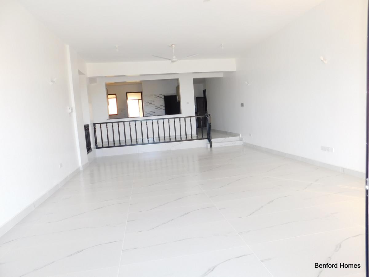 4 Bed Apartment with En Suite in Nyali Area - 15