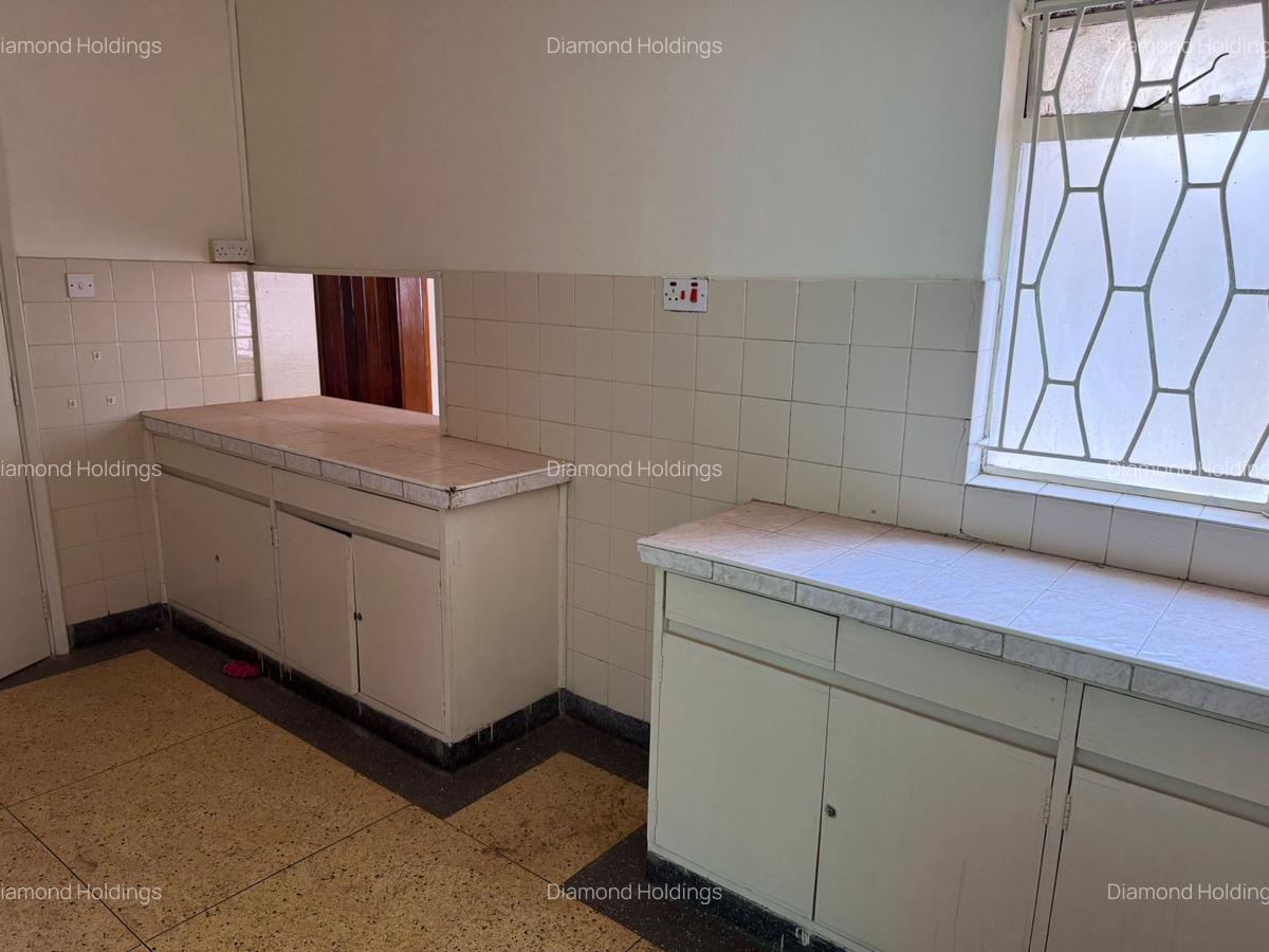 3 Bed Apartment with En Suite at Parklands - 2