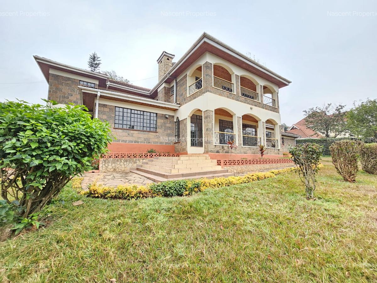 4 Bed House with En Suite at Evergreen - 1