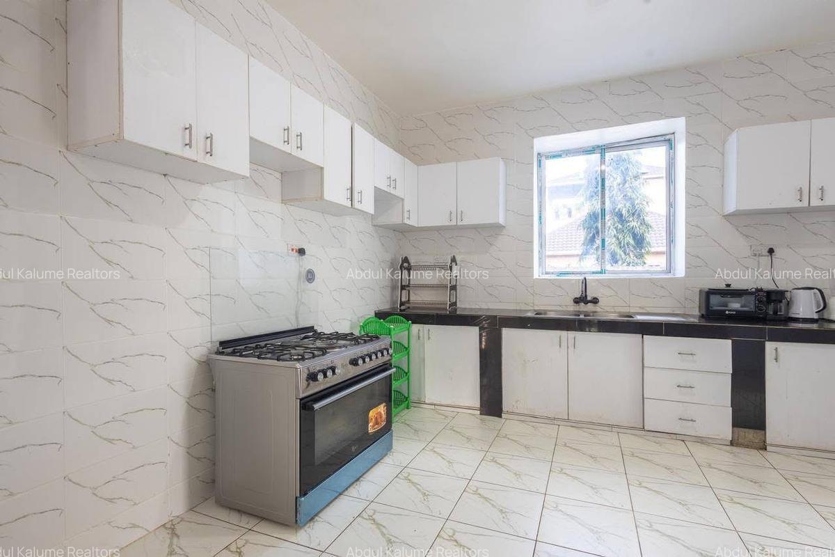 4 Bed House with En Suite at Diani - 12