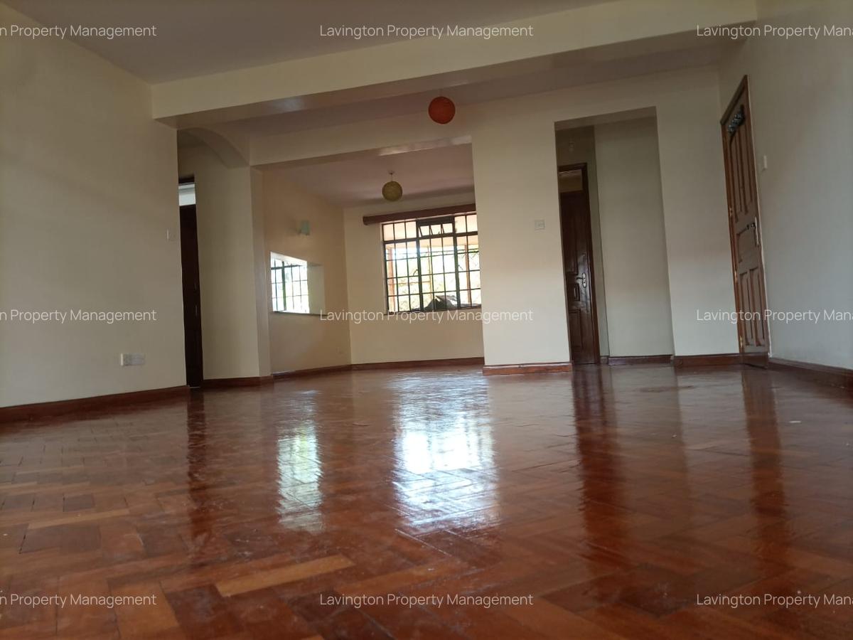 3 Bed Apartment with En Suite at Lavington - 4