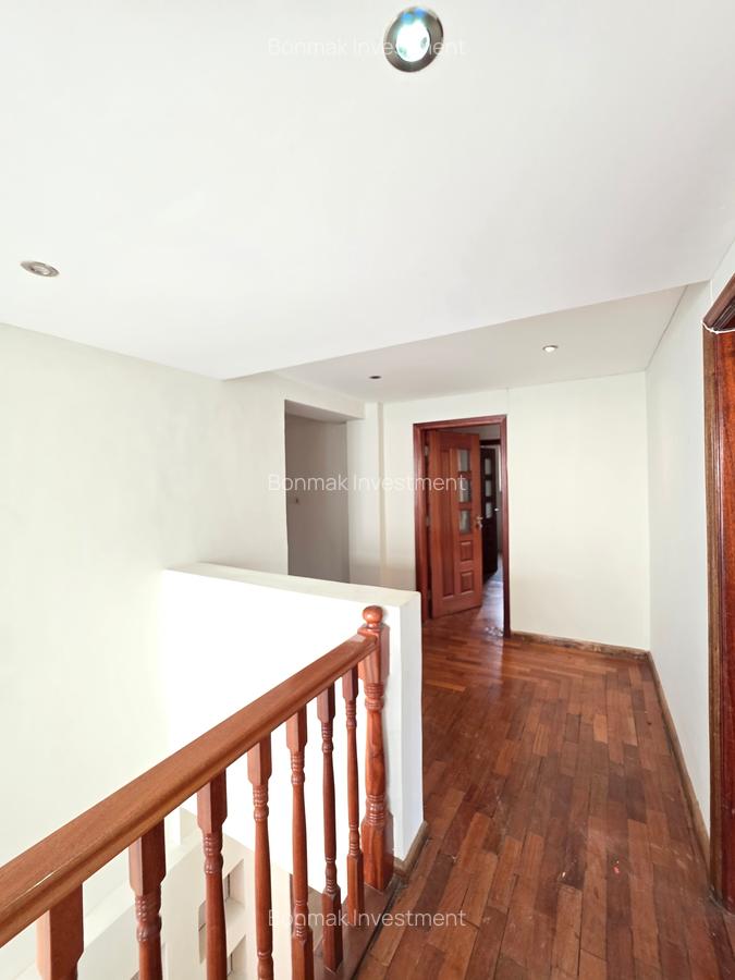 4 Bed Townhouse with En Suite at Lavington Green - 11