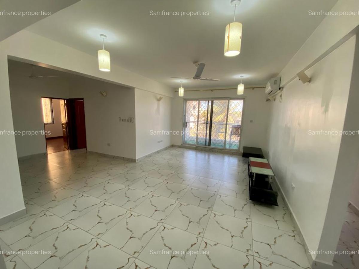 3 Bed Apartment with En Suite at 1St Avanue - 2