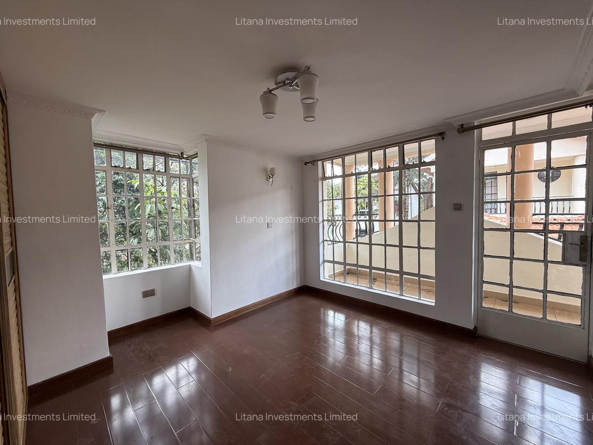 4 Bed Townhouse with En Suite in Lavington - 9