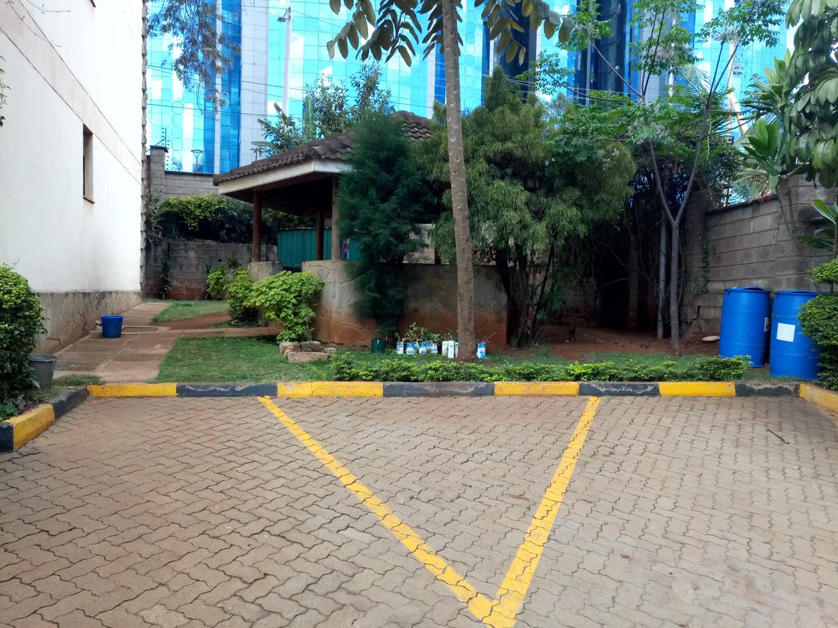 3 Bed Apartment with En Suite at Westlands - 12