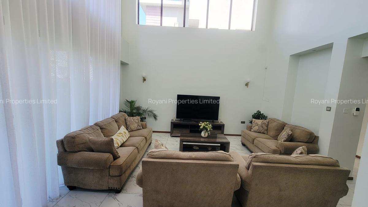 4 Bed House with En Suite in Runda - 1