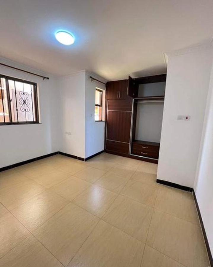 5 Bed Townhouse with En Suite at Chalbi Drive - 16