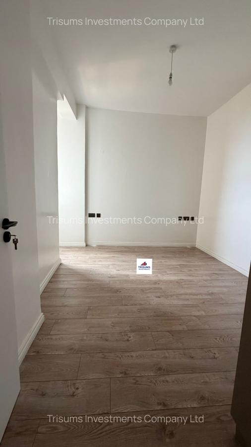 2 Bed Apartment with En Suite in Parklands - 5