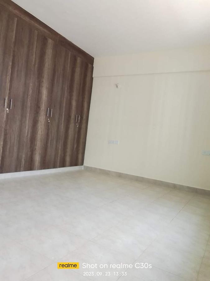 3 Bed Apartment with En Suite at Gateway Mall - 4