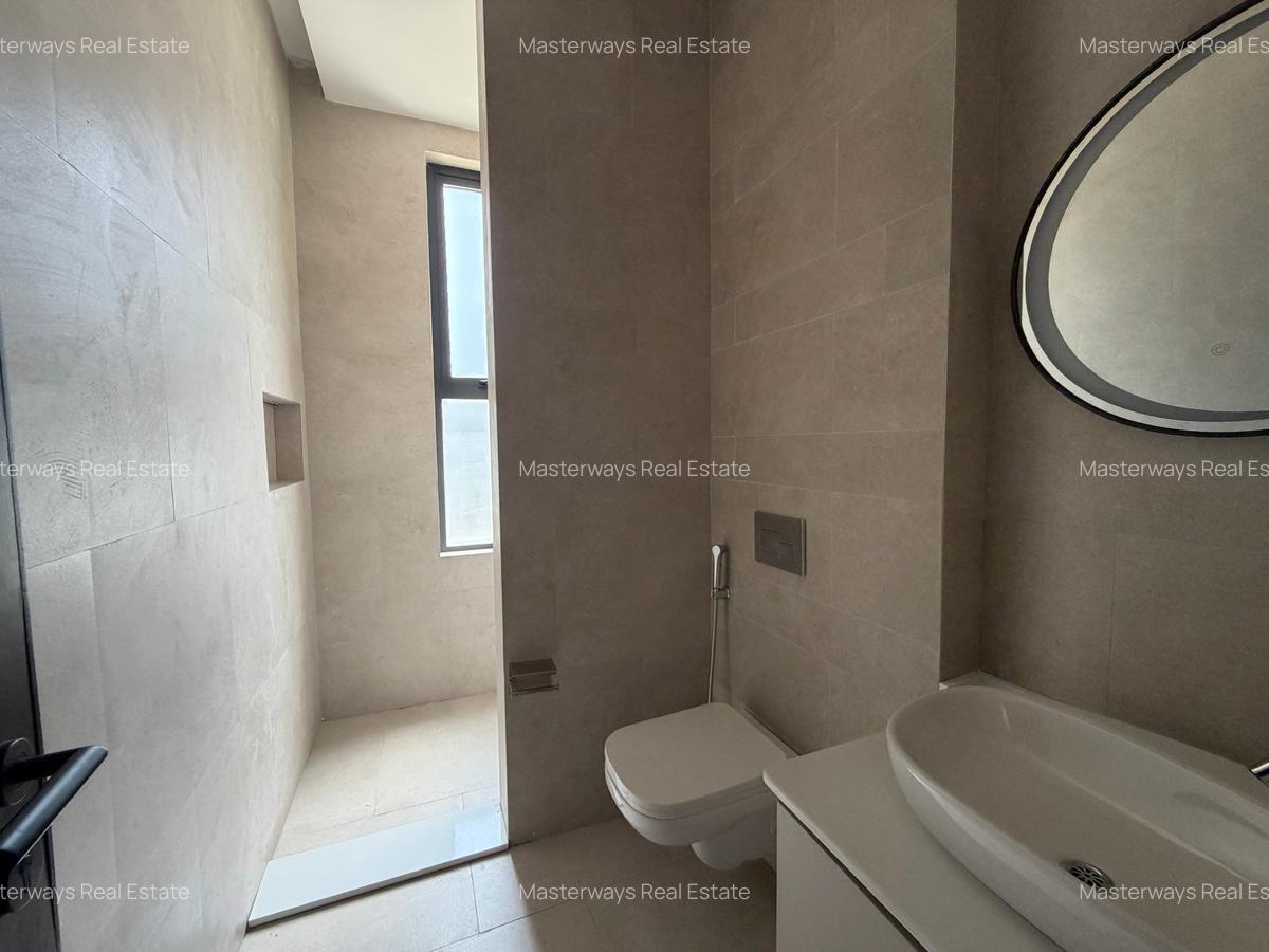 5 Bed Villa with En Suite in Lavington - 5