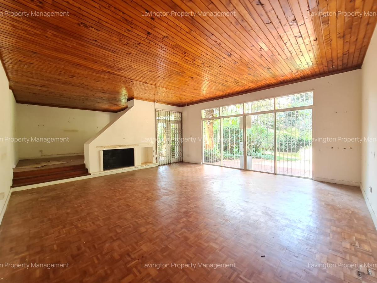 4 Bed House with En Suite at Loresho Crescent - 4