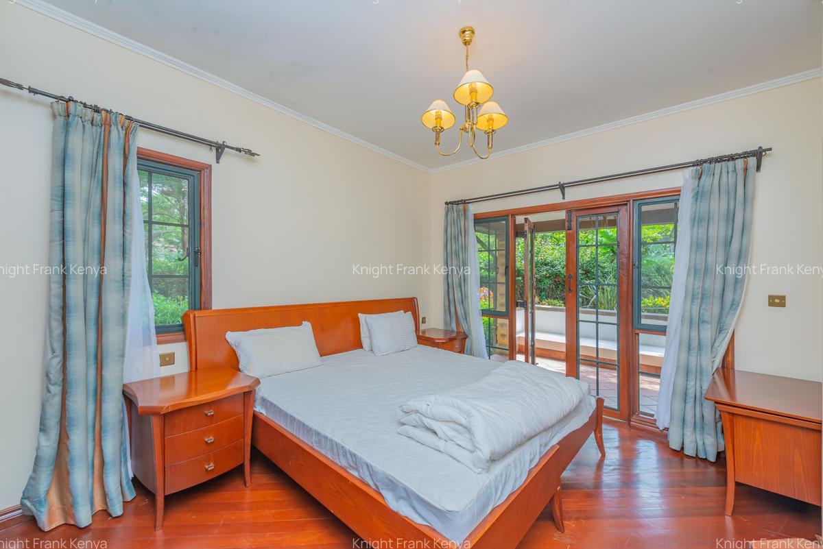 3 Bed House with En Suite in Ridgeways - 9