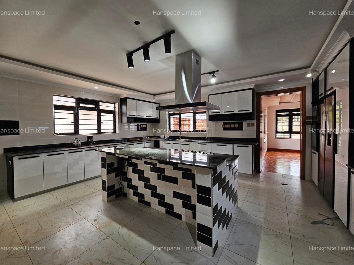 5 Bed Villa with En Suite in Runda - 5