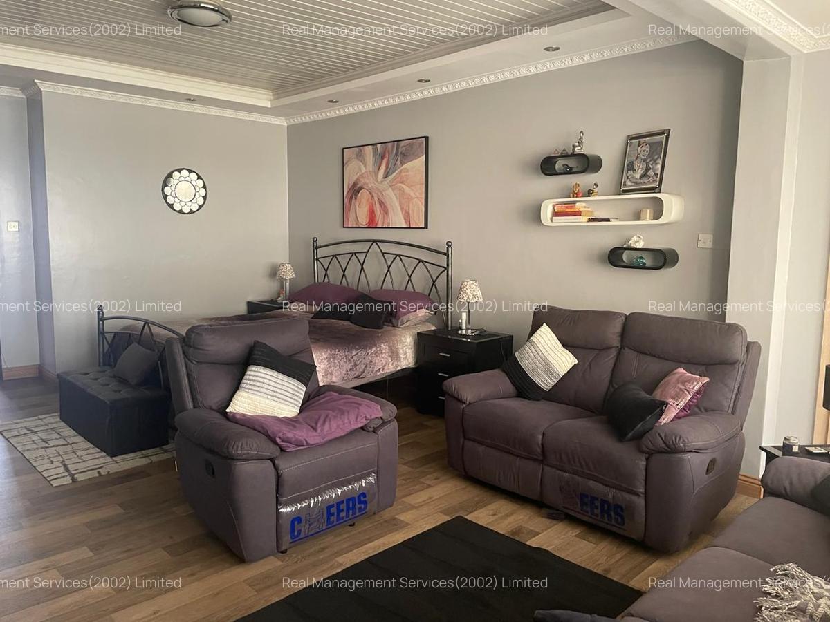 5 Bed Villa with En Suite at Riverside Close - 9