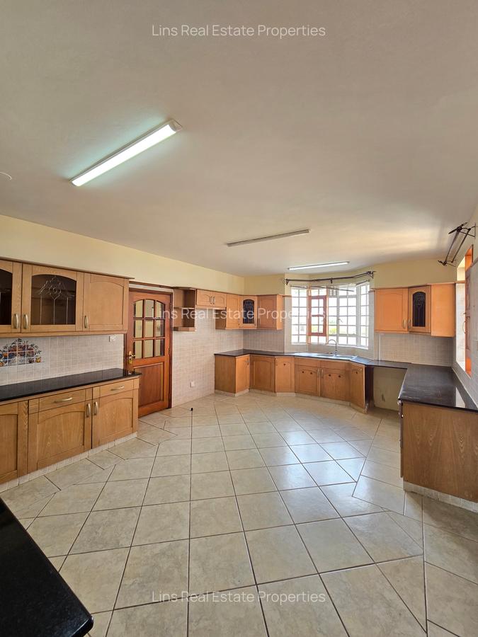 5 Bed House with En Suite in Runda - 6
