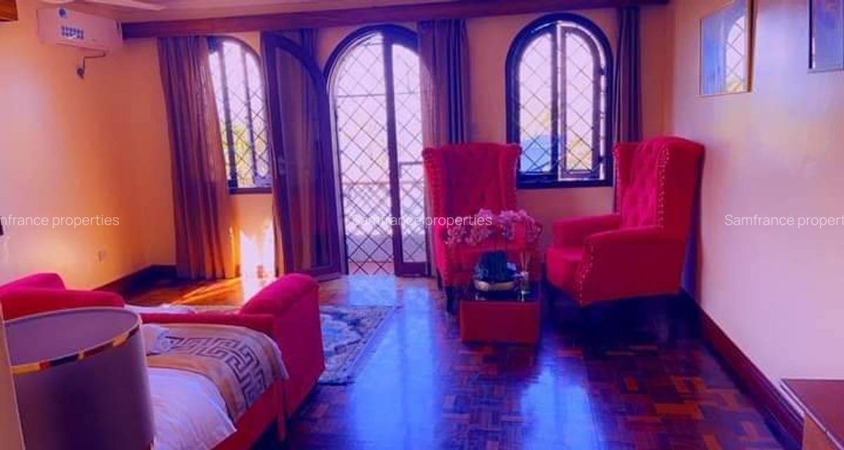 5 Bed Villa with En Suite at Baobab Road - 10