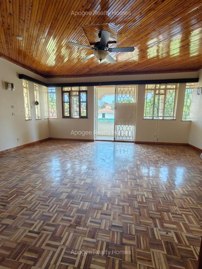 4 Bed House with En Suite at Runda - 15