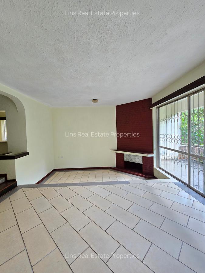 4 Bed Townhouse with En Suite in Spring Valley - 13