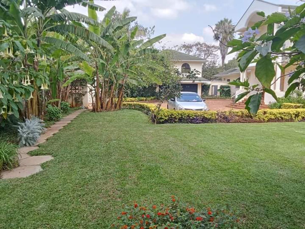 5 Bed House with En Suite at Nyari - 2