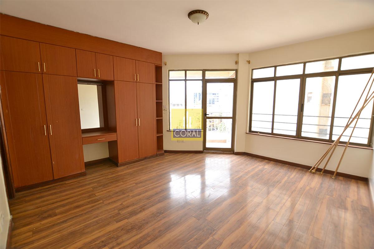 3 Bed Apartment with Swimming Pool in Kileleshwa - 14