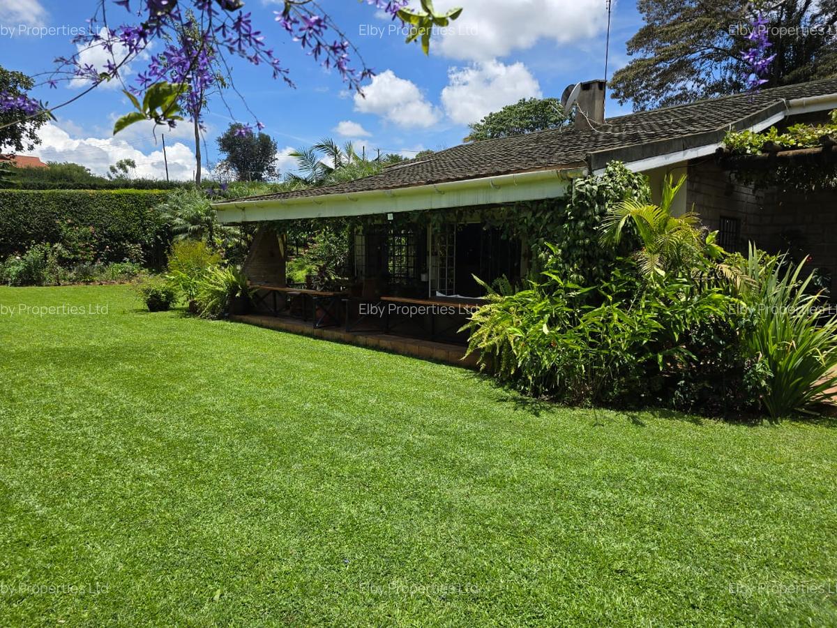 4 Bed House with En Suite in Nyari - 1