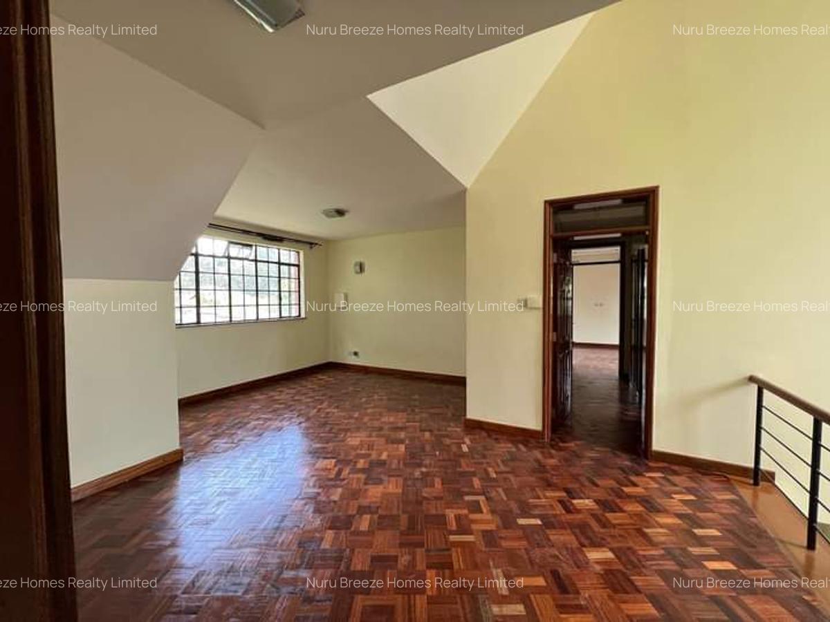 4 Bed Townhouse with En Suite in Lavington - 4