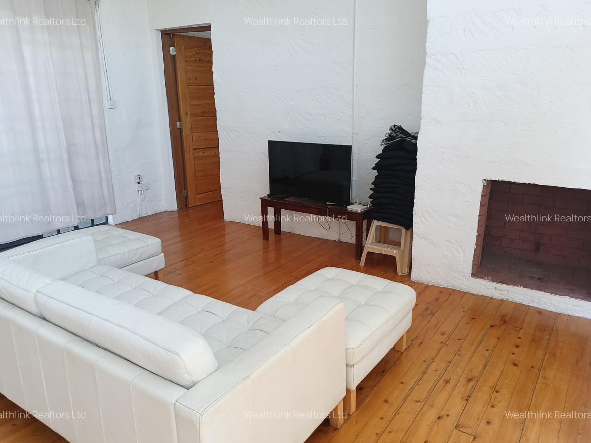 3 Bed House with Garden at Garden Estate - 11