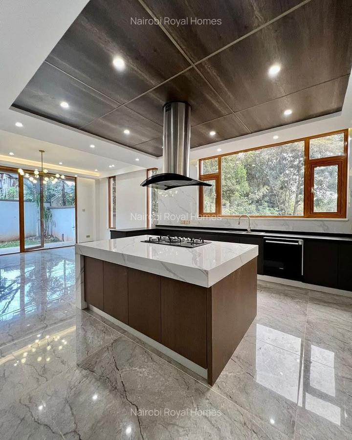 9 Bed House with En Suite at Lavington Green - 13