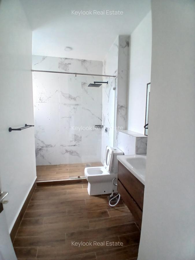 2 Bed Apartment with En Suite at Lavington - 12
