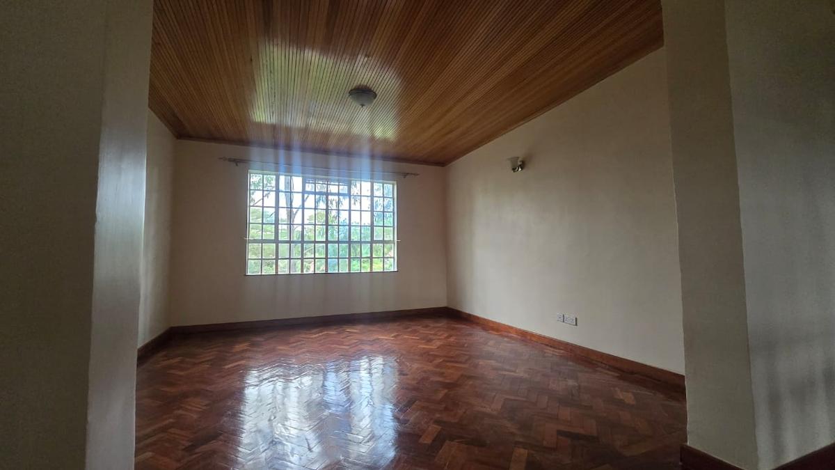 5 Bed Townhouse with En Suite in Lavington - 4