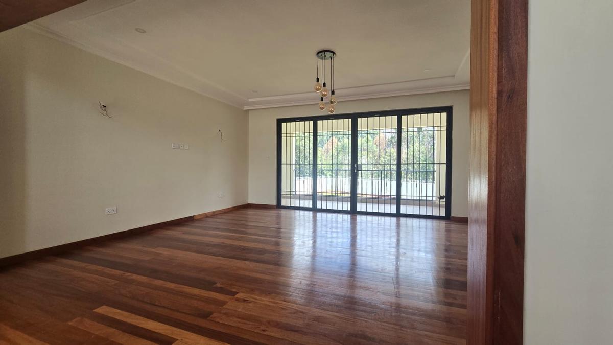 6 Bed House with En Suite in Loresho - 7