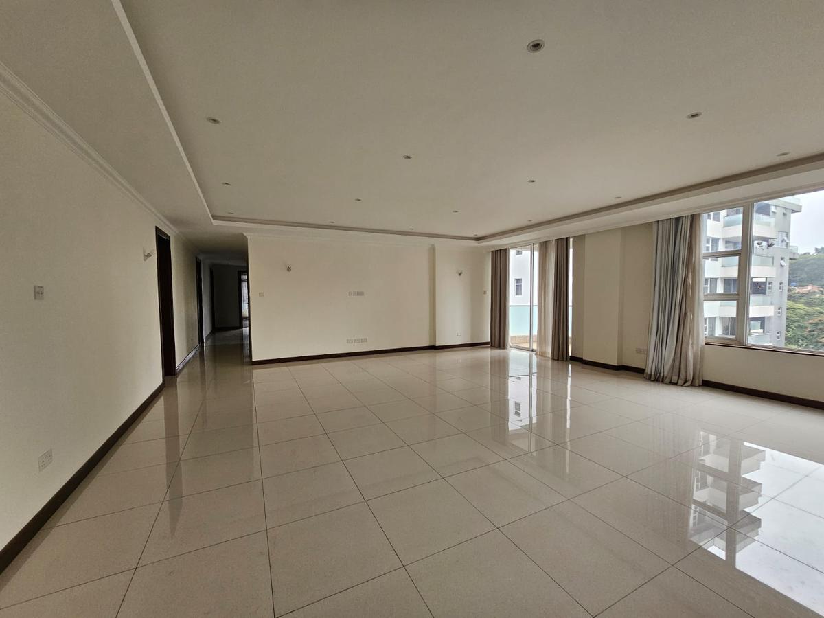 2 Bed Apartment with En Suite at Lantana Road - 14