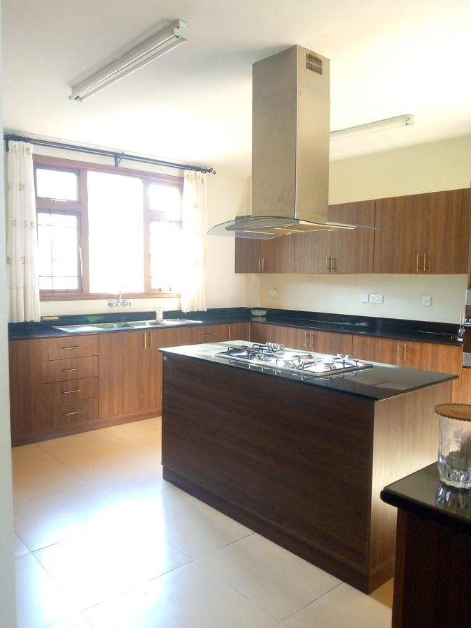 3 Bed Apartment with En Suite at Sandalwood Lane - 4