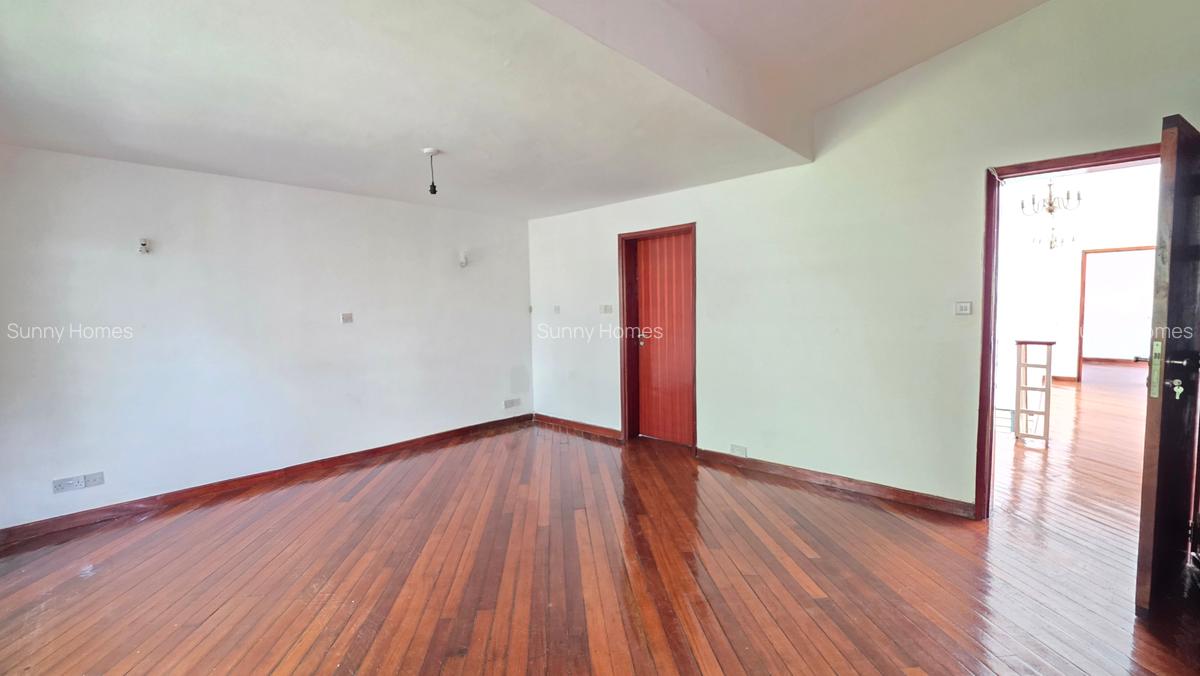 4 Bed Townhouse with En Suite at Convent Drive - 20