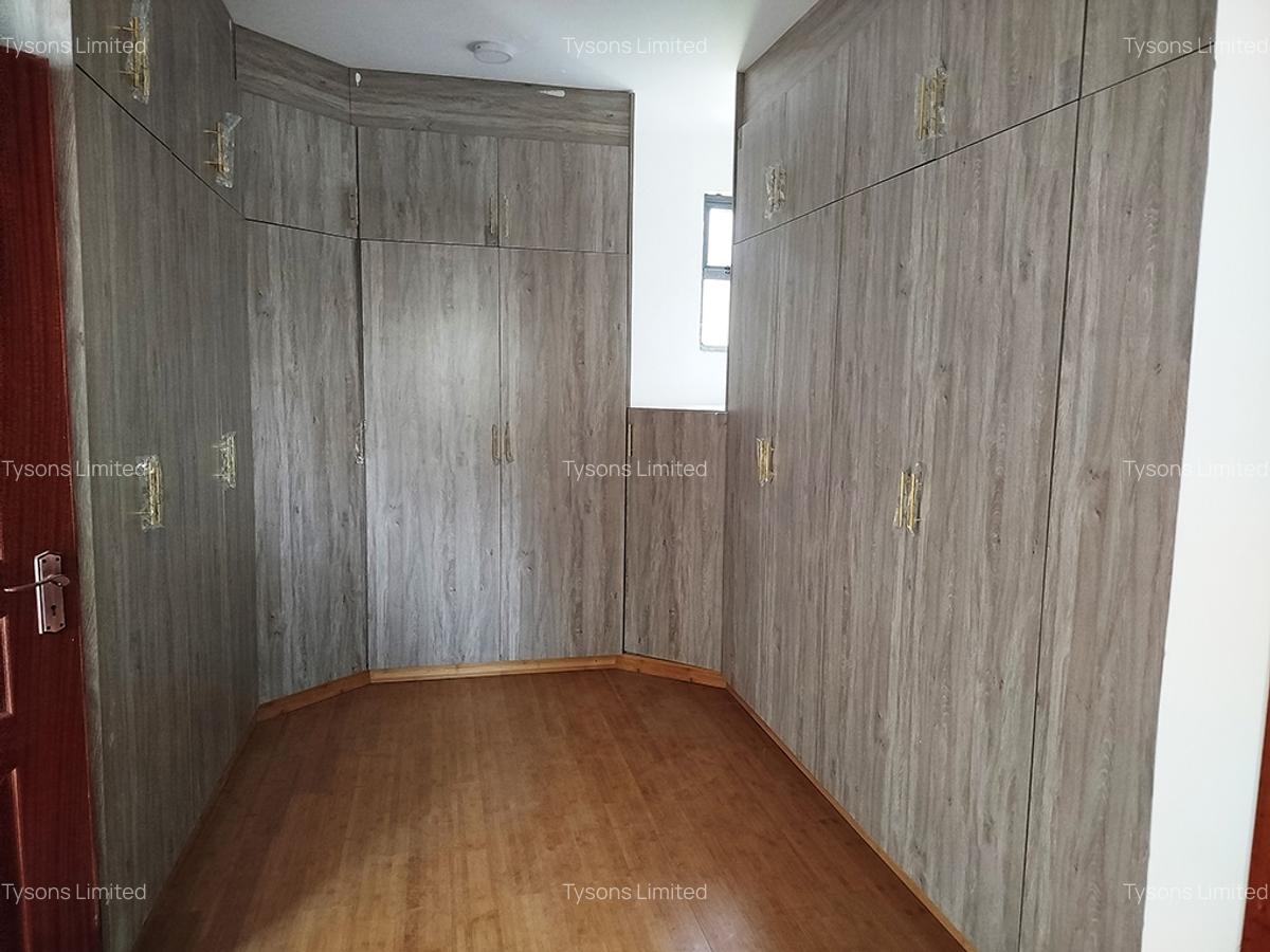 4 Bed Townhouse with En Suite in Lavington - 5