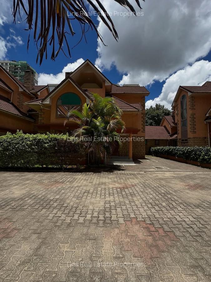 5 Bed Townhouse with En Suite in Lavington - 16