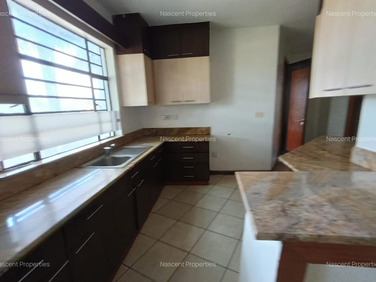 3 Bed Apartment with En Suite in Parklands - 5