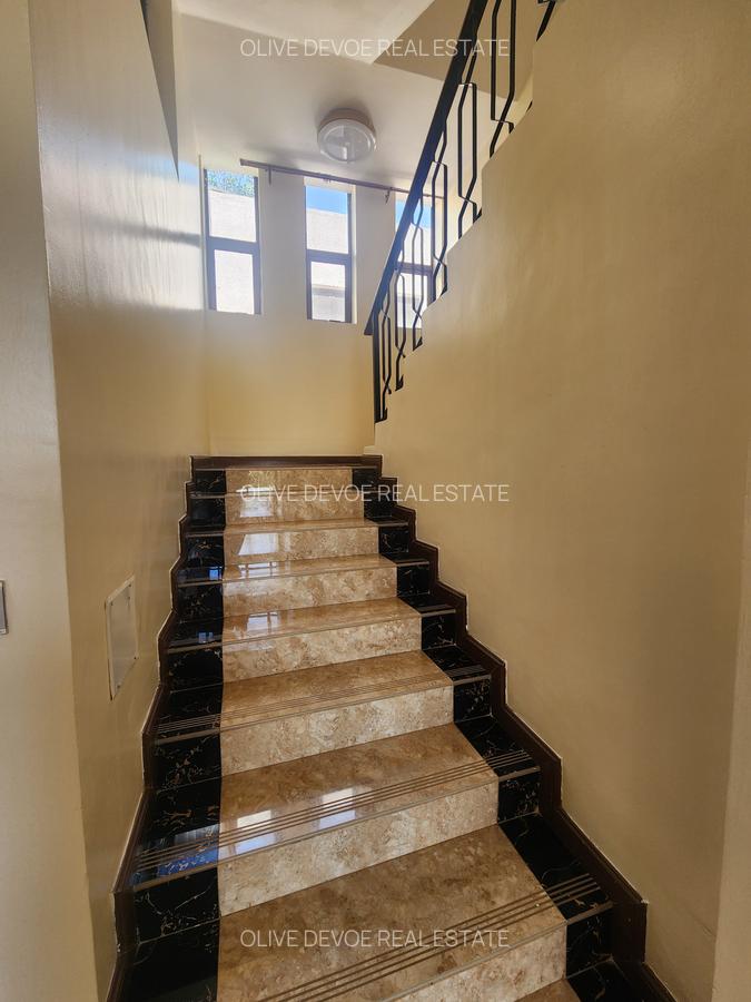 4 Bed Townhouse with En Suite in Runda - 9