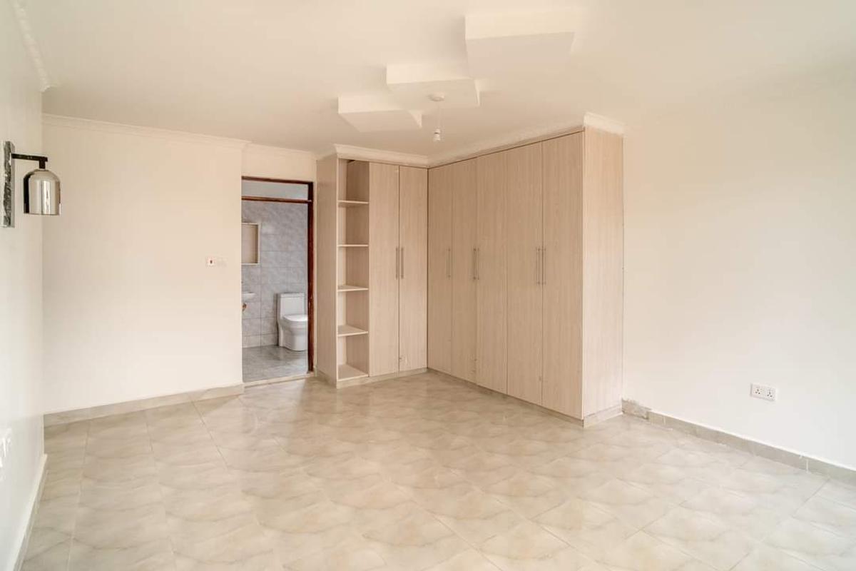 3 Bed Townhouse with En Suite at Acacia - 8