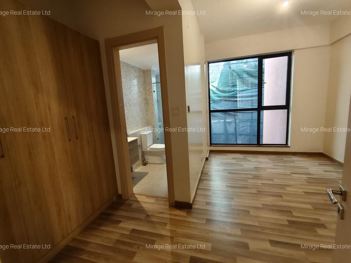 3 Bed Apartment with En Suite in Parklands - 4