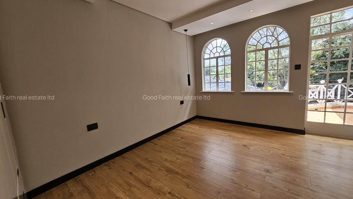 5 Bed House with En Suite in Runda - 11