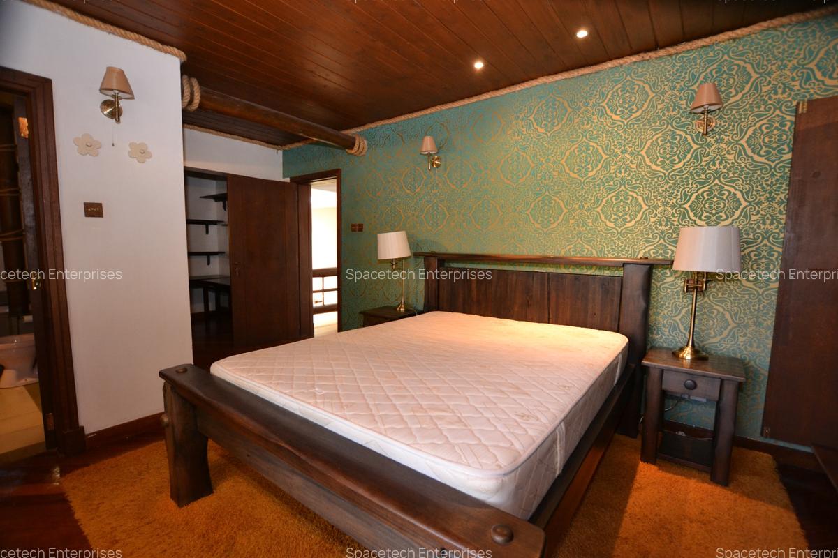 5 Bed House with En Suite in Runda - 20