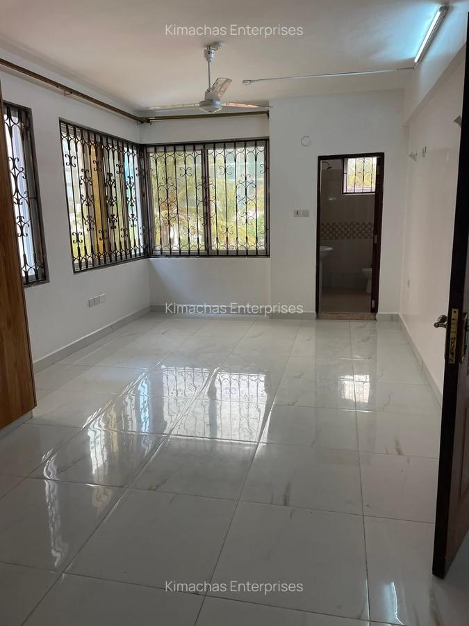 3 Bed Apartment with En Suite at 1St Avenue Nyali - 16